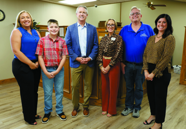 Marshall visits Liberal on rural tour