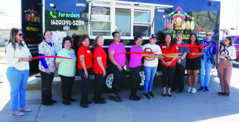 Tacos Mi Pueblo cuts ribbon on Liberal’s newest food truck