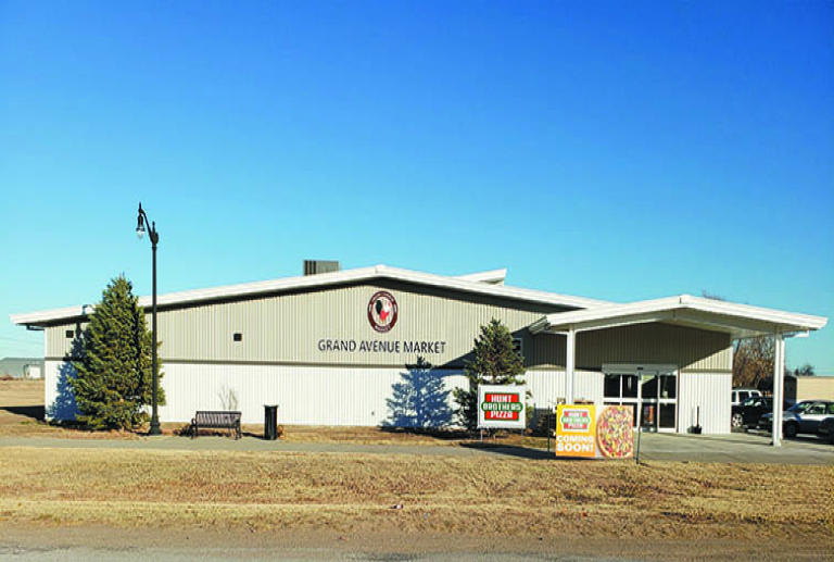 Grand Avenue Market, Nutrition Cave closing their doors