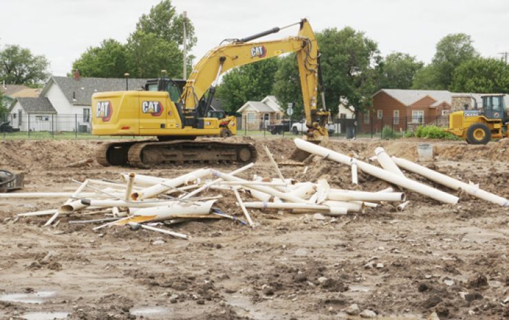City discusses water park design agreement