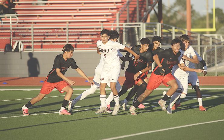 Redskin soccer drops defensive battle to Garden City, 1-0