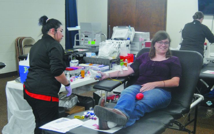 Locals donate blood in LifeSave Kansas’ Battle of the Bases