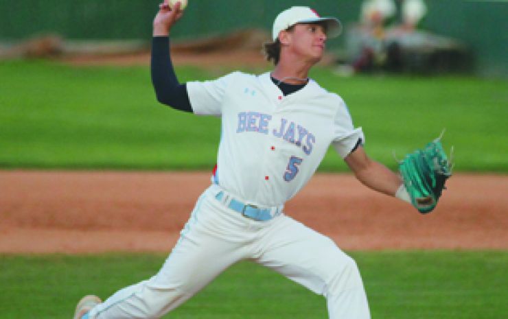 After rallying in eighth, Bee Jays collapse in ninth in 9-3 loss to Foxes