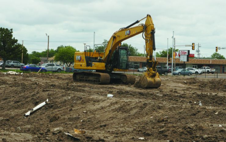 Crews prepping ground for new water park