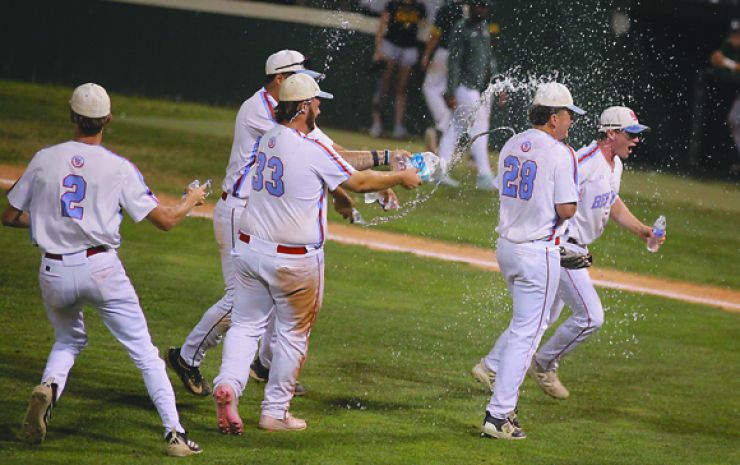 Bee Jays celebrate after winning league title