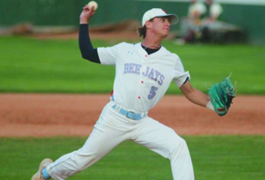 After rallying in eighth, Bee Jays collapse in ninth in 9-3 loss to Foxes