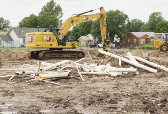 City discusses water park design agreement