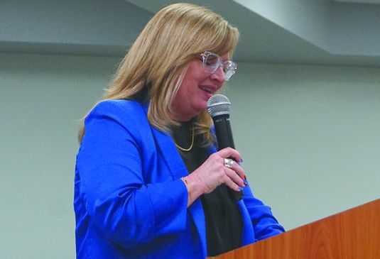 Mettlen shares story at Women's Day Luncheon