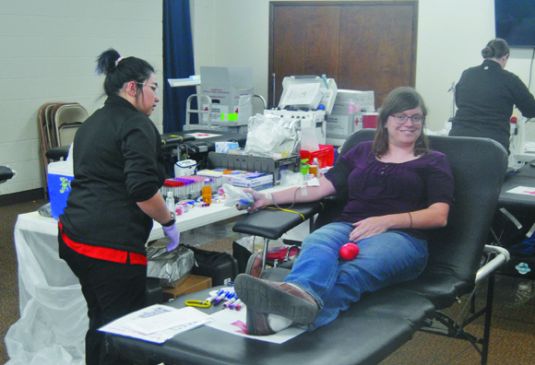 Locals donate blood in LifeSave Kansas’ Battle of the Bases